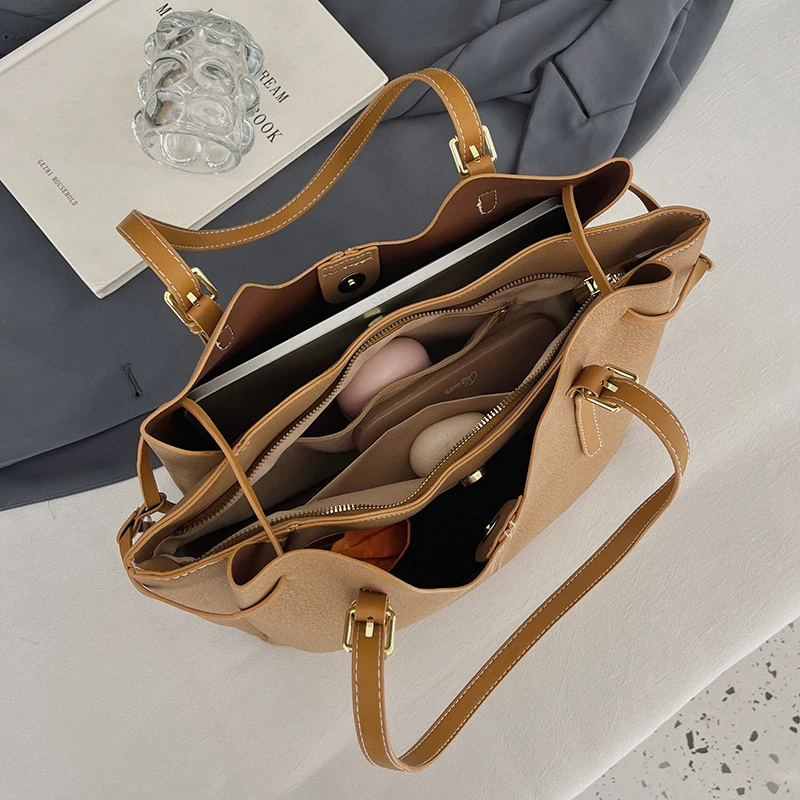 Borsa a tracolla di lusso con  - Leatherwork Designs recensione e prezzo