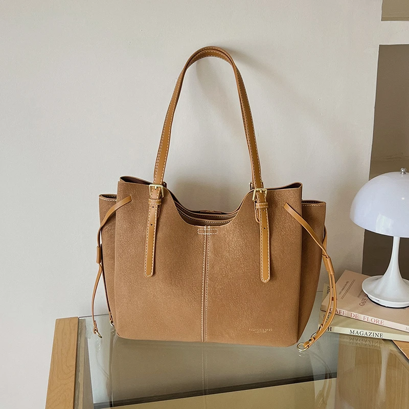 Borsa a tracolla di lusso con  - Leatherwork Designs recensione e prezzo
